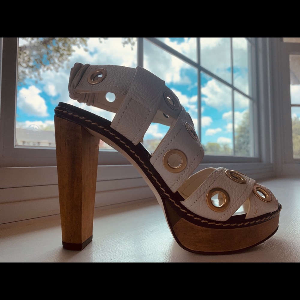 BCBG Shoes - Size 5.5
